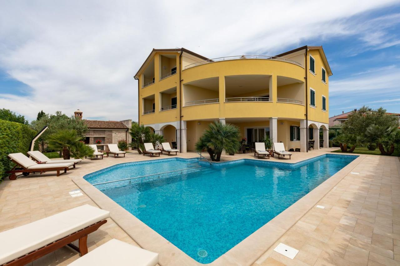 B&B Villa Oasa 2 Rovinjsko Selo Exterior foto